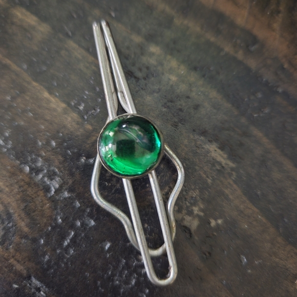 Vintage Accessories - Vintage Silvertone Green Glass Tie Clasp??